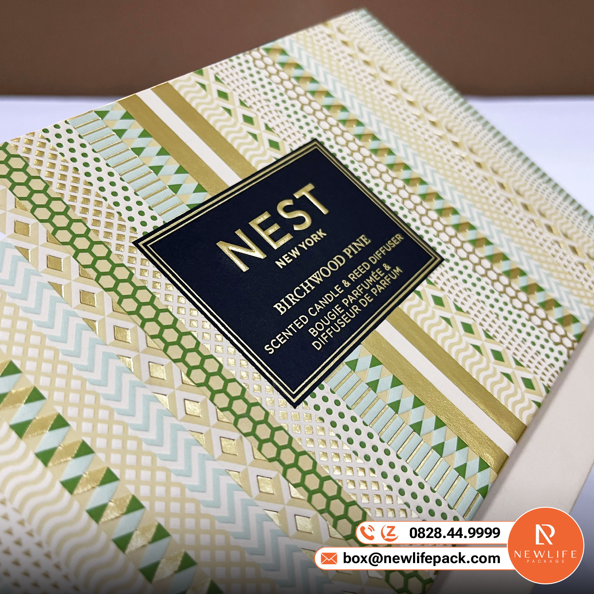 Hiệu Ứng Ép Kim — Ngôn Ngữ của Sự Sang Trọng